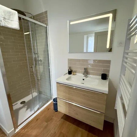 Centre Climatise Vue Chateau *